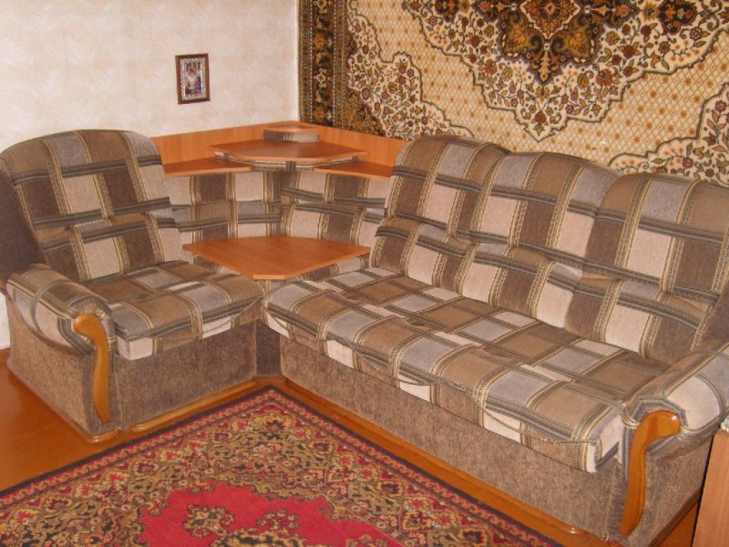Авито мебель в комнату. Мягкие уголки недорогие. Мягкий уголок в комнату. Угловой диван в хорошем состоянии. Угловой диван старого образца.